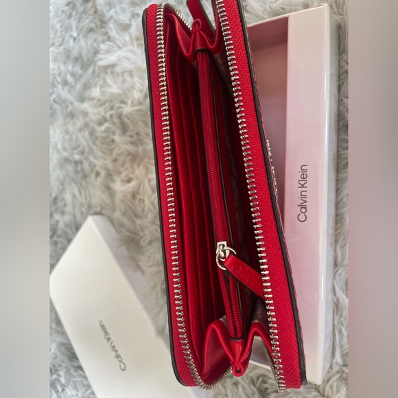 Calvin Klein wristlet - Picture 2 of 3